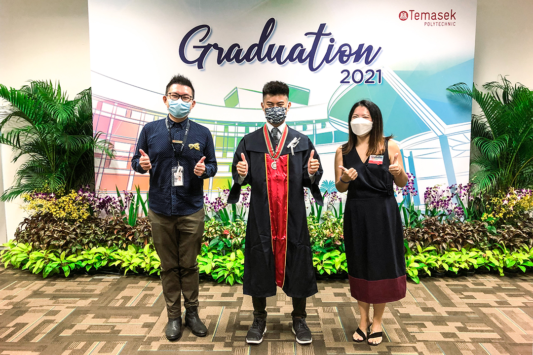 Temasek Polytechnic Graduate Receives Elmich Course Silver Medal